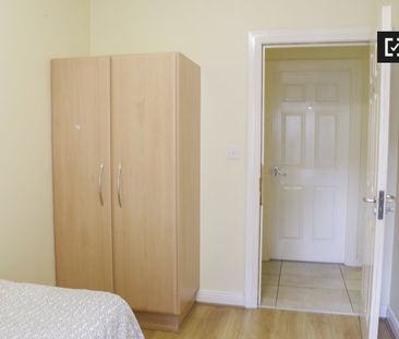 Room for rent in 6-bedroom apartment in the Old City, Dublin - Photo 3