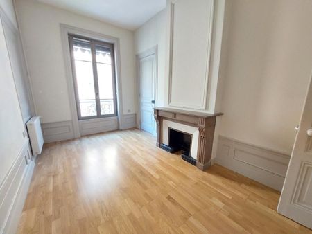 location Appartement T3 DE 67.5m² À LYON - Photo 3