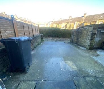 4 bedroom terraced house to rent - Photo 2