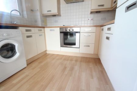 1 bedroom flat to rent - Photo 3