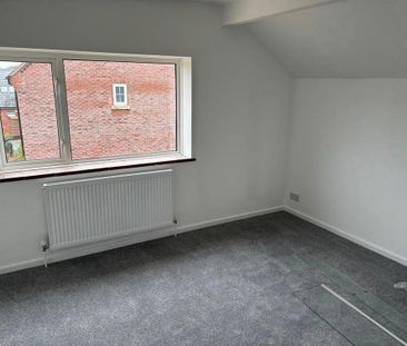 4 bedroom semi-detached house to rent - Photo 2