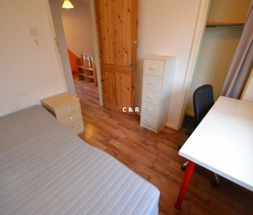 4 bedroom end of terrace house to rent - Photo 6