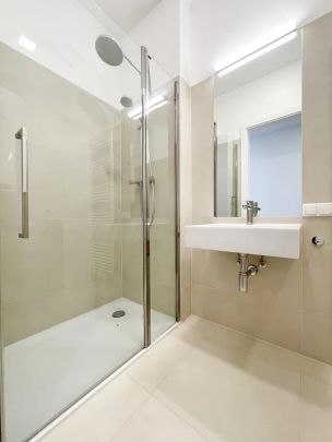 LUXURIÖS WOHNEN! Prachtvolle 5-Zimmerwohnung in 1030 Wien mit Balkon sowie Loggiafläche zu vermieten - Photo 1