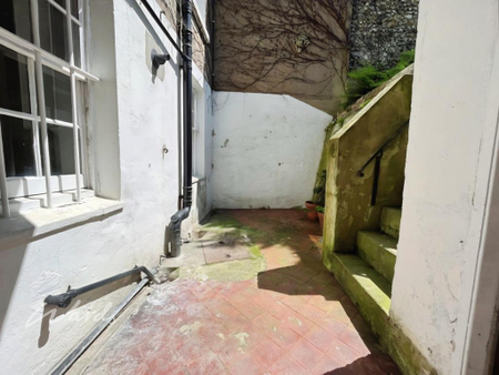 2 bedroom ground floor flat to rent - Photo 2