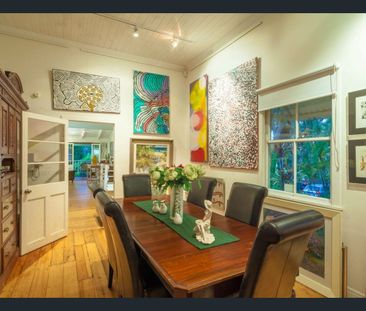 Private Tropical Retreat with Spacious Living - Photo 4