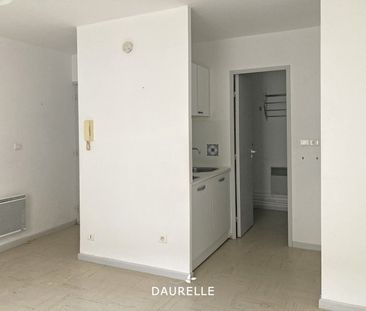Location Appartement 1 pièce 21m² CHATEAURENARD 13160 - Photo 2