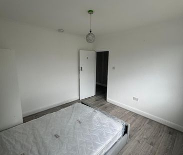 Room in a Shared Flat, Fleetwood Road, NW10 - Photo 1