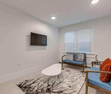The Normandie - 1425 Haro — Low Rise Apartment - Photo 1