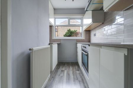 2 Bedroom - Photo 4