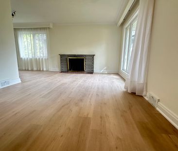 For Lease - 425 Maple Grove Drive, Oakville, Ontario - Photo 2