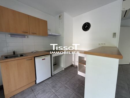Location Appartement 2 pièces 47m² NIMES 30900 - Photo 3