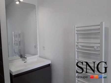 T2 AVEC TERASSE ET PARKING - Photo 2