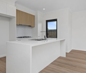 Modern Family Home - Photo 6