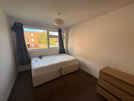 1 bedroom flat to rent - Photo 4
