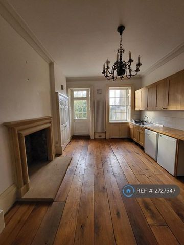 6 bedroom terraced house to rent - Photo 3