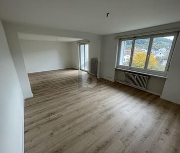 LICHTDURCHFLUTET MIT GROSSEM BALKON - Foto 1