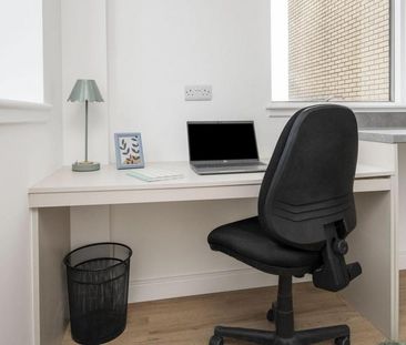 Studio to rent - Photo 1