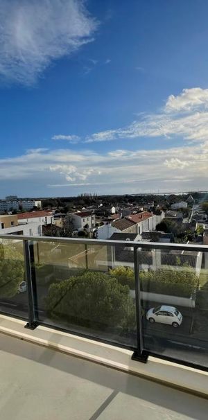 Location Appartement 4 pièces 86m² AYTRE 17440 - Photo 1