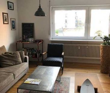 Komplett sanierte Altbauwohnung im 2. OG mit Dielenböden & Balkon! - Photo 1