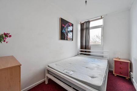 3 bedroom flat to rent - Photo 5
