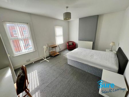 4 bedroom terraced house to rent - Photo 3