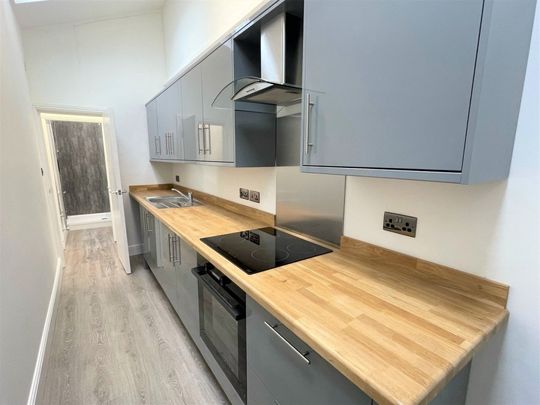 Upper High Street, Taunton, Somerset - Photo 1