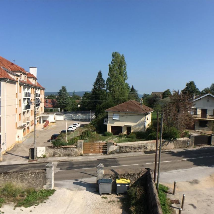 Location Besançon, Appartement T1 avec chambre séparée - Photo 1
