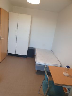 Kaskögatan, Kista - Photo 1