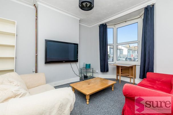 4 bedroom terraced house to rent - Photo 1