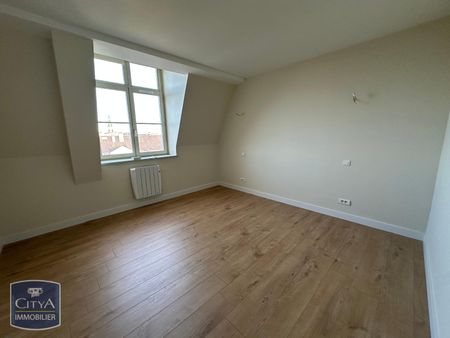 Location Appartement 4 pièces 165m² CAMBRAI 59400 - Photo 4