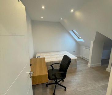 3 bedroom flat to rent - Photo 5
