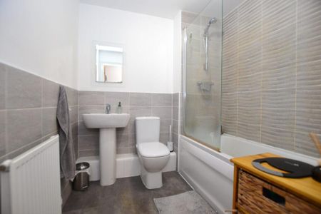 2 bedroom apartment to rent - Photo 5