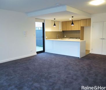 Spacious 2 Bedroom Split Level Townhouse - Photo 5