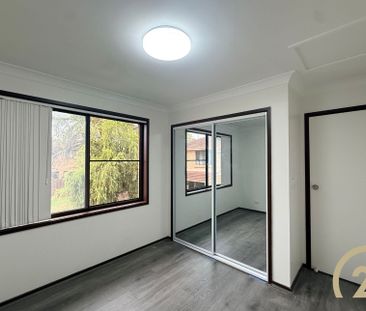 Revovated 2 Bedroom Townhouse&excl; - Photo 6