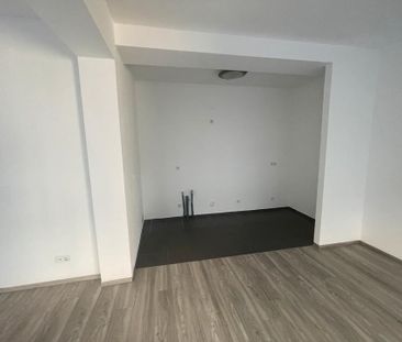 Charmante 2 Zimmer Wohnung im herzen von Oberhausen kernsaniert - Foto 1