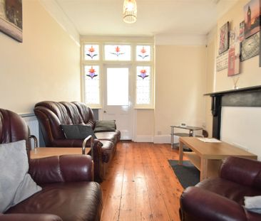 4 bedroom terraced house to rent - Photo 2