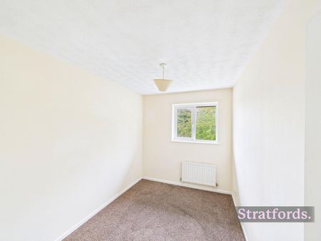 3 bedroom semi-detached house to rent - Photo 3
