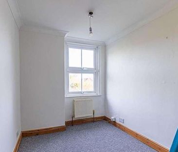 Close To Town Centre, Schools & Amenities, HP1 - Photo 2