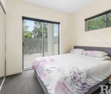 East Brisbane - Photo 2