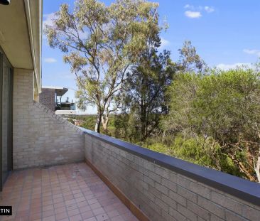 MGM MARTIN - UPDATED TWO BEDROOM APARTMENT - Photo 1