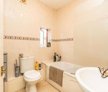 5 bedroom terraced house to rent - Photo 4