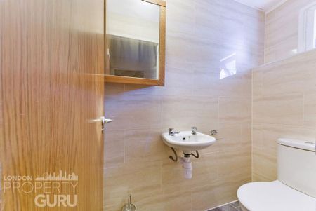 4 bedroom terraced house to rent - Photo 3