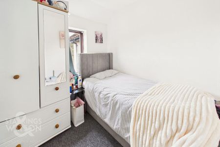 3 bedroom semi-detached house to rent - Photo 4