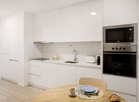 Travessa de São Miguel, Lisbon, Lisbon 1100-605 - Photo 3