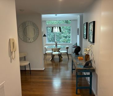 St Kilda East - Photo 2