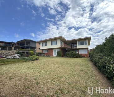 Large Family Home with Stunning Views - Photo 5