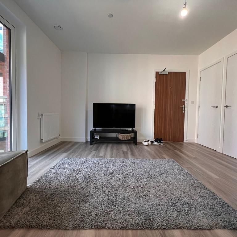 Studio to rent - Photo 1