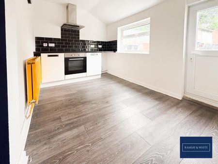 2 bedroom terraced house to rent - Photo 4