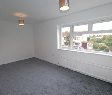 3 bedroom detached house to rent - Photo 3