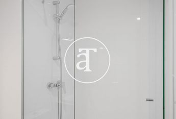 Penthouse apartment for rent with 3 bedrooms, balcony, terrace and 2 bathrooms in Badalona